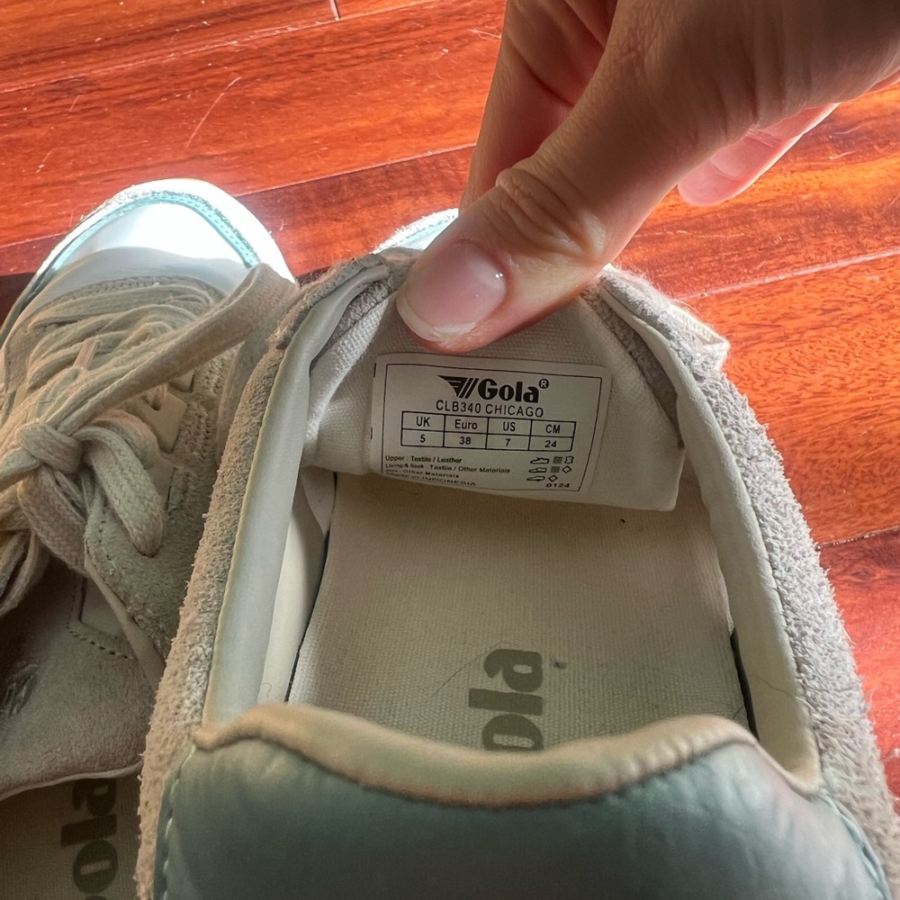 Gola Women's Chicago Off White Color Block Suede Leather Sneakers - Picture 5 of 6